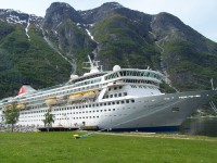Cruise - UK's Islands and Landmarks
